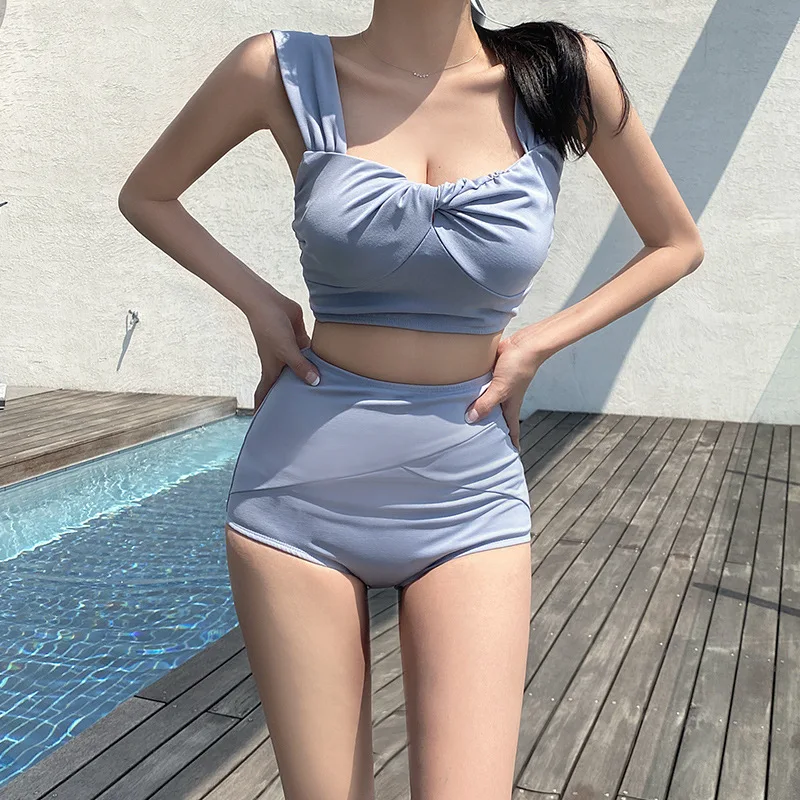 New Two-piece Kink Swimsuit High Waist Hollow Out Solid Bikini Women Wide Shoulder Strap Separate Swimwear Fashion Beach Holiday
New Two-piece Kink Swimsuit High Waist Hollow Out Solid Bikini Women Wide Shoulder Strap Separate Swimwear Fashion Beach Holiday