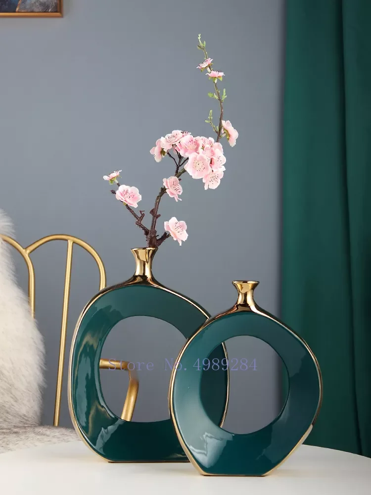 NEW Dark Green Gold Stroke Ceramic Golden Cutout Art Vase Flower Arrangement Hydroponics Crafts Flower Vase Home Desktop Decorat
NEW Dark Green Gold Stroke Ceramic Golden Cutout Art Vase Flower Arrangement Hydroponics Crafts Flower Vase Home Desktop Decorat