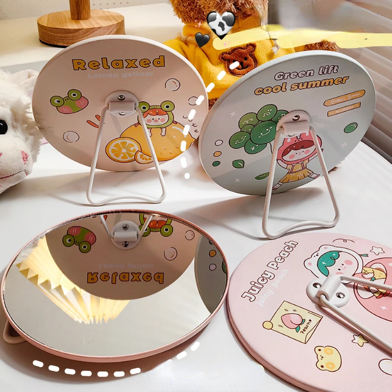 PU Makeup Mirror Folding Dressing Mirror Student Portable Leather Makeup Mirror Table Desktop Mirror Standing Cosmetic Mirror
PU Makeup Mirror Folding Dressing Mirror Student Portable Leather Makeup Mirror Table Desktop Mirror Standing Cosmetic Mirror