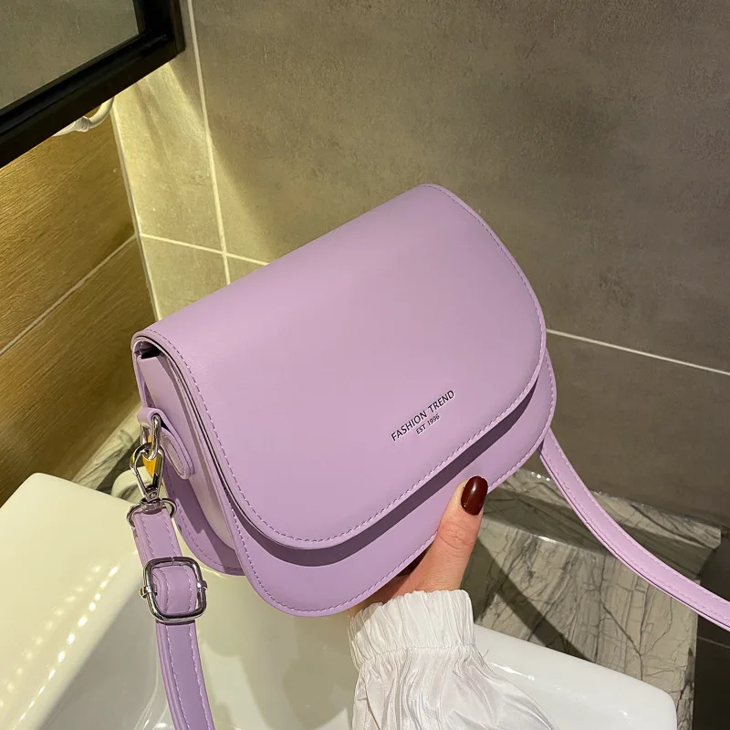 Fashion Women's Bag Solid Color Flap Saddle Bag Pu Leather Simple Trend Designer Handbag Luxury Small Shoulder Crossbody Bags
Fashion Women's Bag Solid Color Flap Saddle Bag Pu Leather Simple Trend Designer Handbag Luxury Small Shoulder Crossbody Bags