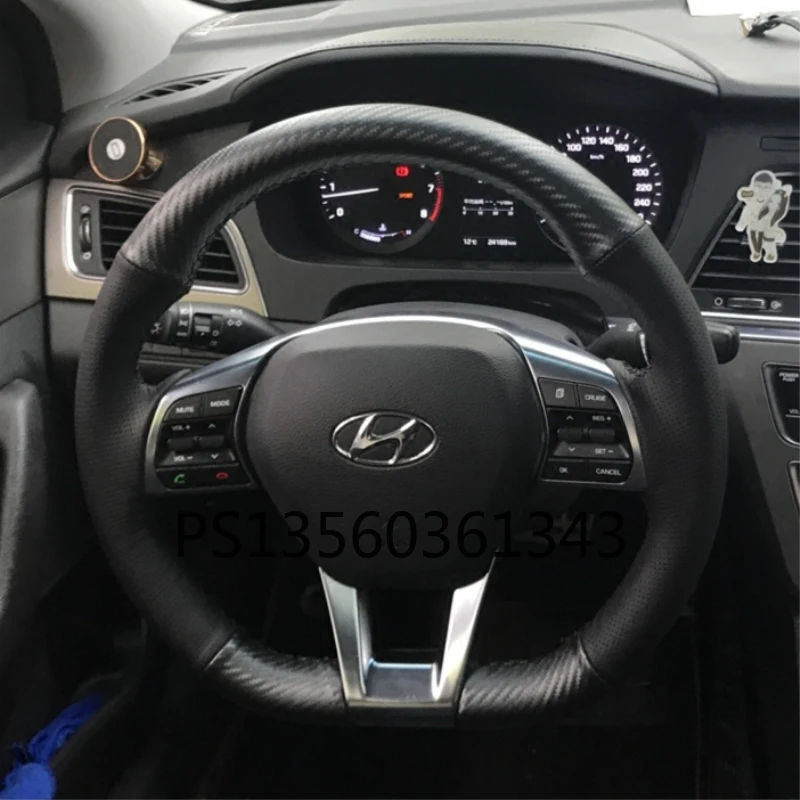 Suitable for Hyundai Sonata Elantra Verna Mistra carbon fiber steering wheel cover leather hand sewing 
Suitable for Hyundai Sonata Elantra Verna Mistra carbon fiber steering wheel cover leather hand sewing