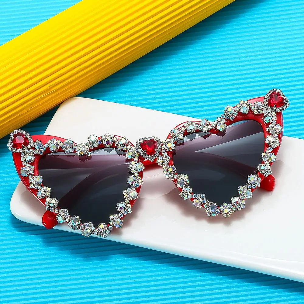 Retro Hip Hop Love Heart Shining Heart Sunglasses Diamond Sun Glasses Sunglasses for Women Heart-Shaped
Retro Hip Hop Love Heart Shining Heart Sunglasses Diamond Sun Glasses Sunglasses for Women Heart-Shaped