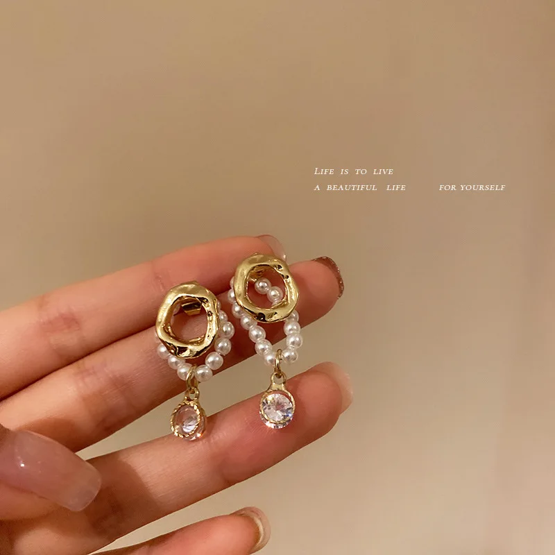 925 South Korean Design Fashion Temperament Personality A Zircon Geometry A Two Wearing Girls Earrings
925 South Korean Design Fashion Temperament Personality A Zircon Geometry A Two Wearing Girls Earrings