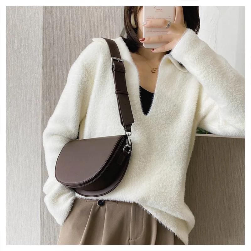 Retro Solid Color Saddle Bag High Quality Leather Shoulder Bags for Women 2022 New Simple Ladies Crossbody Bag Designer Handbags
Retro Solid Color Saddle Bag High Quality Leather Shoulder Bags for Women 2022 New Simple Ladies Crossbody Bag Designer Handbags