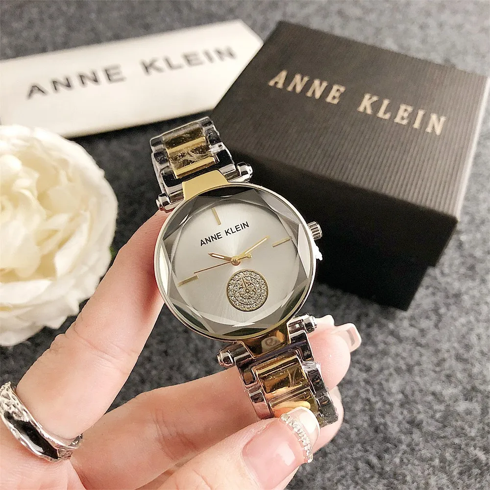 2023 Famous Luxury Brand S Model Ladies Watches Fashion Golden Designer Women Wristwatch Casual Dress Clock Relogio Feminino
2023 Famous Luxury Brand S Model Ladies Watches Fashion Golden Designer Women Wristwatch Casual Dress Clock Relogio Feminino