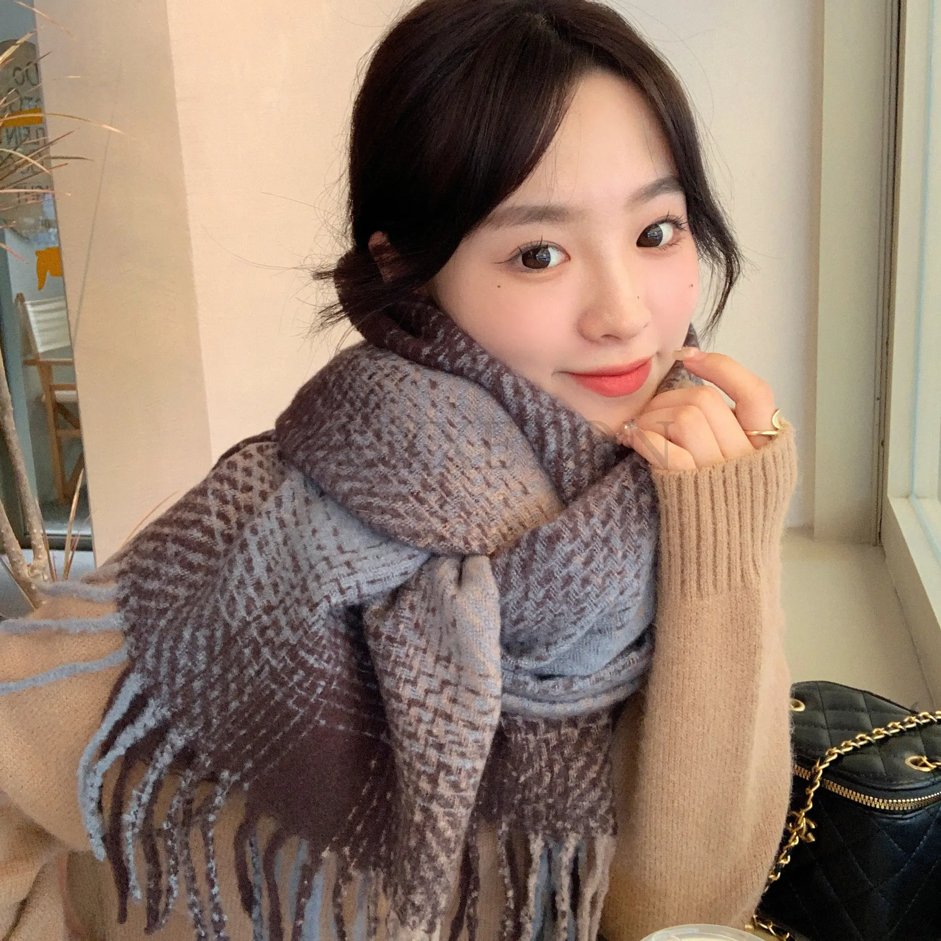 Luxury Cashmere Women Plaid Scarf Winter Warm Shawl and Wrap Bandana Pashmina Long Tassel Female Foulard Thick Blanket
Luxury Cashmere Women Plaid Scarf Winter Warm Shawl and Wrap Bandana Pashmina Long Tassel Female Foulard Thick Blanket