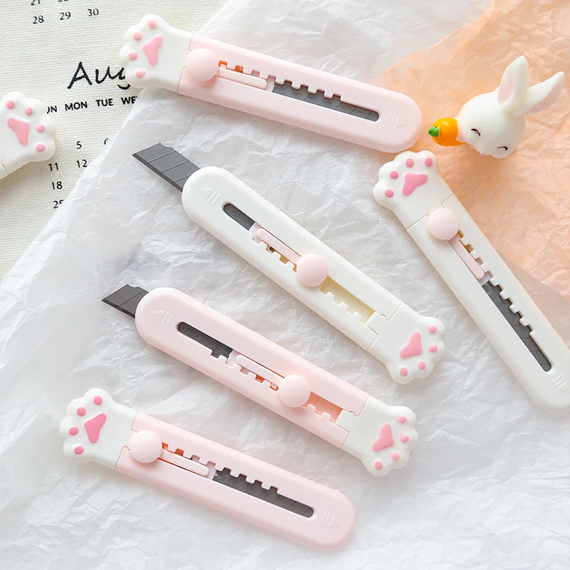 1PC Home Kawaii Mini Pocket Cat Paw Art Utility Knife Express Box Knife Paper Cutter Craft Wrapping Refillable Blade Stationery
1PC Home Kawaii Mini Pocket Cat Paw Art Utility Knife Express Box Knife Paper Cutter Craft Wrapping Refillable Blade Stationery