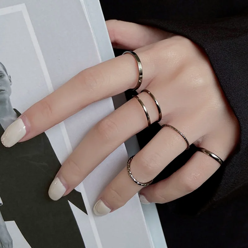 5pcs Black Alloy Wind Ring Ring Set Stylish And Elegant Silver Gold Plain Ring Set For Women
5pcs Black Alloy Wind Ring Ring Set Stylish And Elegant Silver Gold Plain Ring Set For Women