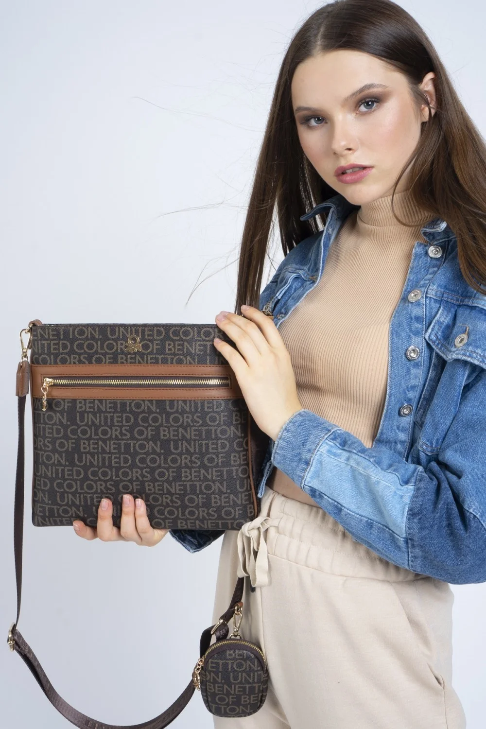 United Colors of Benetton BNT_381 COFFEE Bag
United Colors of Benetton BNT_381 COFFEE Bag