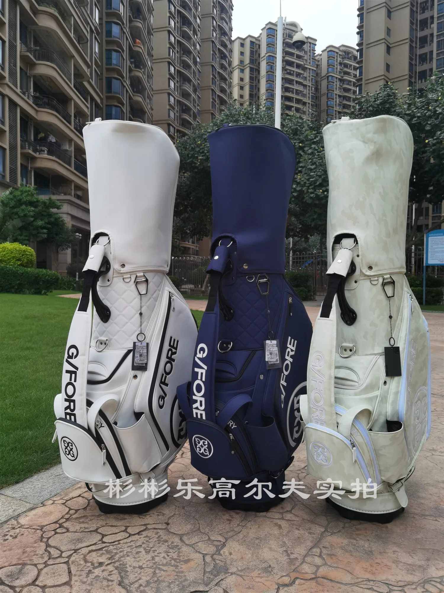 Golf bag GOLF new sports equipment bag G4 tricolor men's professional golf bag PU waterproof material
Golf bag GOLF new sports equipment bag G4 tricolor men's professional golf bag PU waterproof material