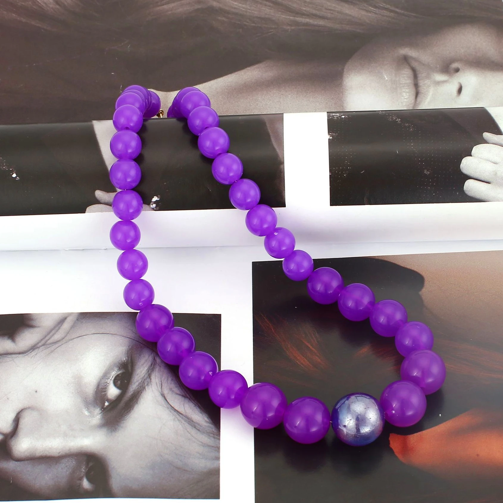 Simple Temperament Purple Resin Beaded Woman Holiday Necklace Jewelry
Simple Temperament Purple Resin Beaded Woman Holiday Necklace Jewelry