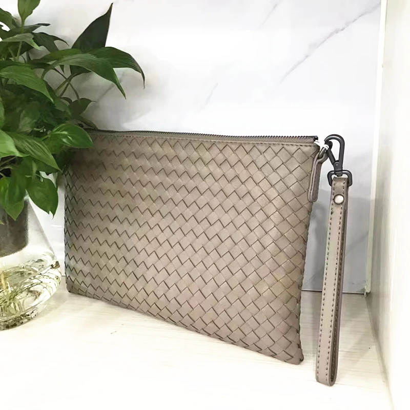 Genuine Leather Men's Clutch Brand Classic Handmade Woven Wristband Handbag Stylish Luxury Business Envelope Wrist Bag Wallet
Genuine Leather Men's Clutch Brand Classic Handmade Woven Wristband Handbag Stylish Luxury Business Envelope Wrist Bag Wallet