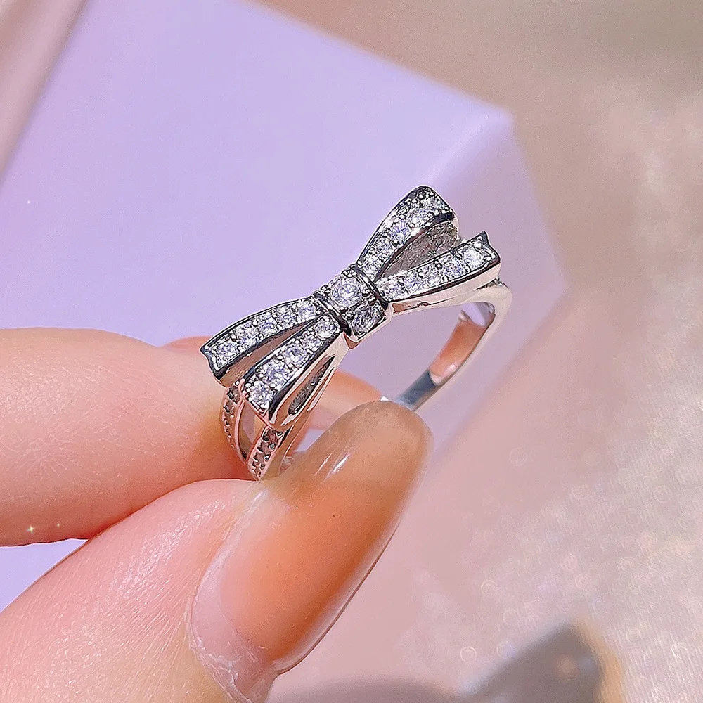 2022 NEW Fashion Butterfly Ring For Women Bow Tie Zircon Crystal Engagement Christmas Gift Jewelry Accessories
2022 NEW Fashion Butterfly Ring For Women Bow Tie Zircon Crystal Engagement Christmas Gift Jewelry Accessories
