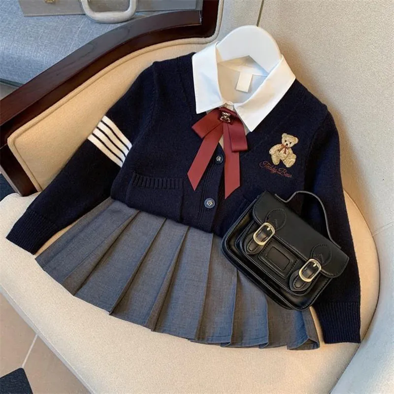 Girls Sweater Cardigan Suit New Children's JK College Uniform Suit White Shirt Short Skirt Coat Teenage Girls Clothes Set
Girls Sweater Cardigan Suit New Children's JK College Uniform Suit White Shirt Short Skirt Coat Teenage Girls Clothes Set