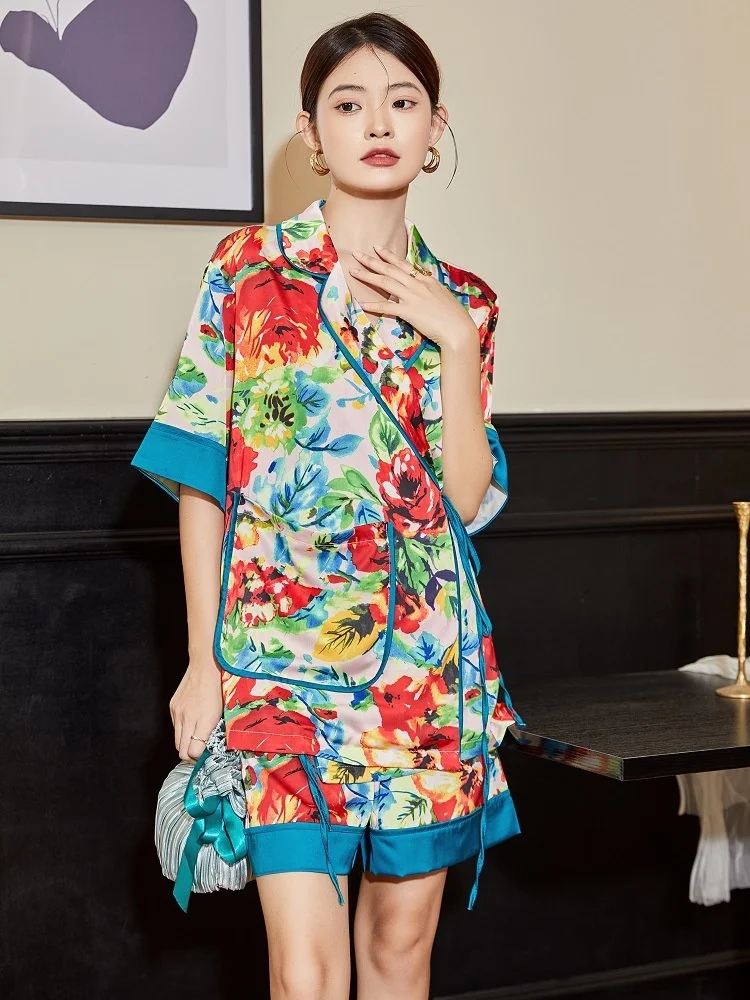New Vintage Printed Satin Sleepwear Set Woman 2 Pieces Short Sleeve Shorts Loose Women's Summer Silk Pajamas for Female Homewear
New Vintage Printed Satin Sleepwear Set Woman 2 Pieces Short Sleeve Shorts Loose Women's Summer Silk Pajamas for Female Homewear