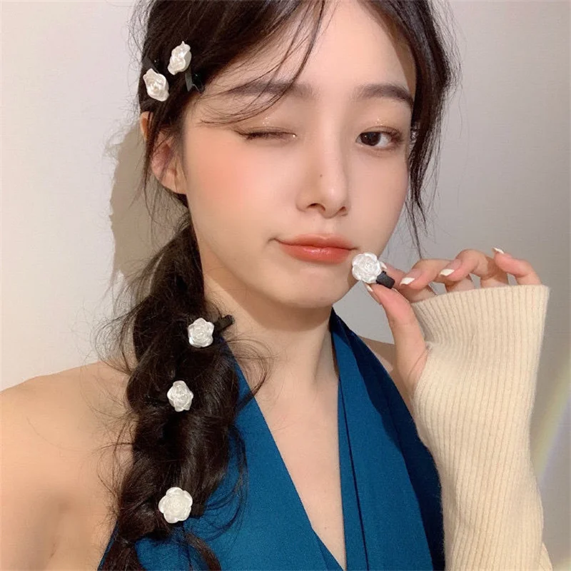 2022 New Arrival Hairpin Female Summer Small Flower Bangs Clip Side Clip Back Side Clip Ins Hair Jewelry Head Accessories Women
2022 New Arrival Hairpin Female Summer Small Flower Bangs Clip Side Clip Back Side Clip Ins Hair Jewelry Head Accessories Women
