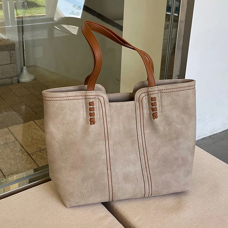 Tote Bag Large Capacity Luxury Designer Handbags For Women Purse 2023 New Simple Commuter Computer Vintage Big Shoulder Bags
Tote Bag Large Capacity Luxury Designer Handbags For Women Purse 2023 New Simple Commuter Computer Vintage Big Shoulder Bags