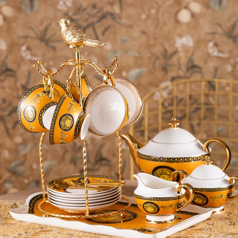 

Керамическая кофейная чашка из костяного фарфора, европейская винтажная чайная чашка с цветами, Цветочная чашка, набор в дворцовом стиле, чашка для послеобеденного черного чая
