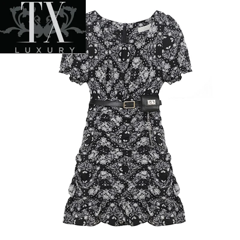 Harajuku Style Short Dresses Women Summer New Dark Vintage Cashew Flower Printed Slim-Waist Dress With Waist Bag Female
Harajuku Style Short Dresses Women Summer New Dark Vintage Cashew Flower Printed Slim-Waist Dress With Waist Bag Female