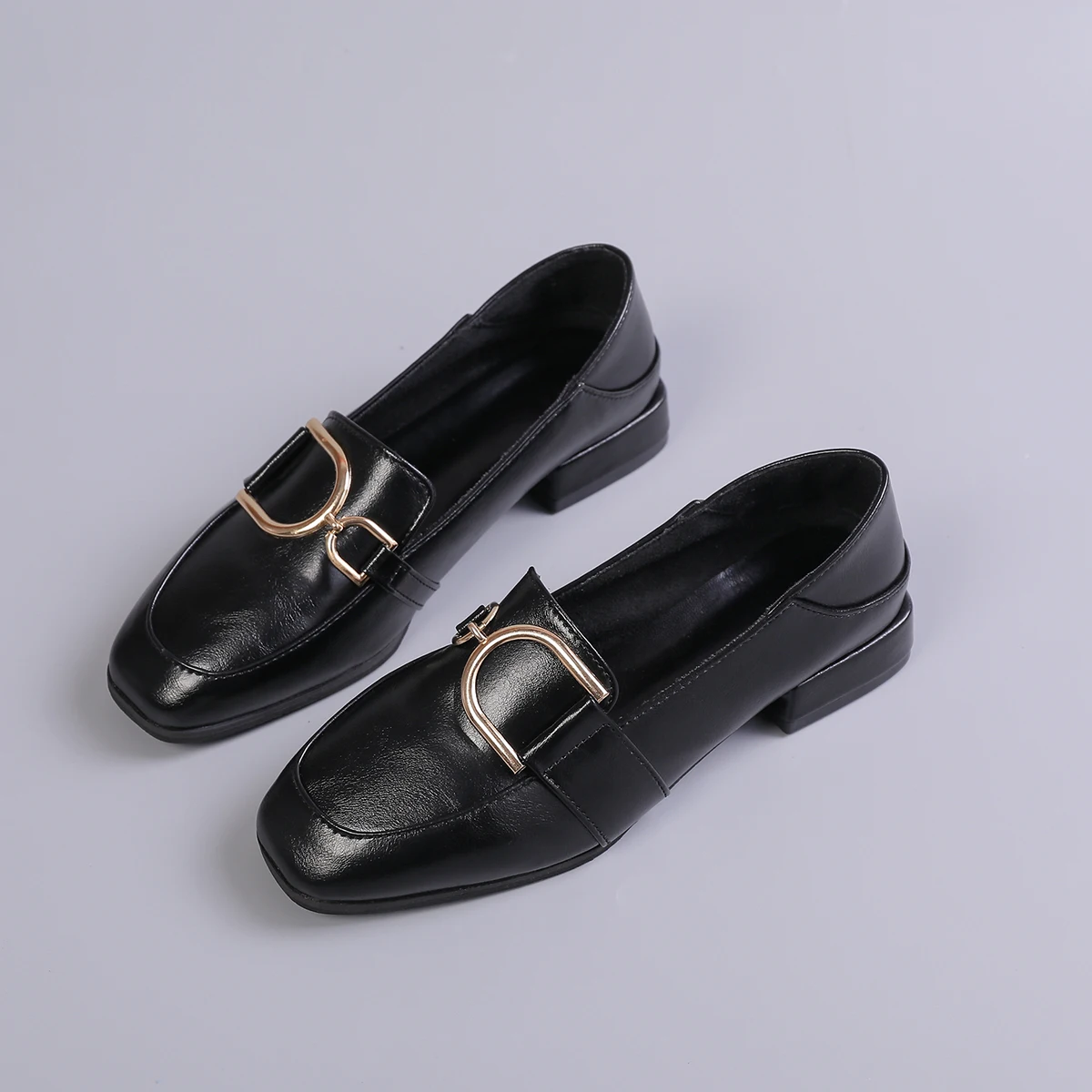 2022 Spring Loafers with Low Heels for Women Designer Shoes Women Luxury Metal Decoration Plus Size Women Shoes 43 Shoes Woman
2022 Spring Loafers with Low Heels for Women Designer Shoes Women Luxury Metal Decoration Plus Size Women Shoes 43 Shoes Woman