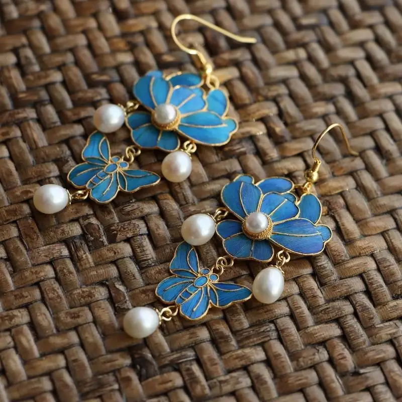 Cloisonne Imitation Tiancui Palace Classic Butterfly Love Pure Gold Plated Natural Pearl Earrings Women's Long Han Suit Earrings
Cloisonne Imitation Tiancui Palace Classic Butterfly Love Pure Gold Plated Natural Pearl Earrings Women's Long Han Suit Earrings
