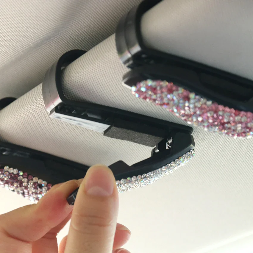 1PC Rhinestone Diamond Decoration Clip Sun Visor Glasses Bracket Bill Clip Portable Sunglasses Eyeglasses Car Interior Supplies
1PC Rhinestone Diamond Decoration Clip Sun Visor Glasses Bracket Bill Clip Portable Sunglasses Eyeglasses Car Interior Supplies