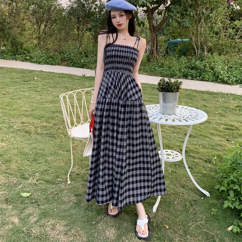 Женское длинное платье на тонких бретельках, элегантное клетчатое платье в пляжном стиле, Новинка лета 2023 
Женское длинное платье на тонких бретельках, элегантное клетчатое платье в пляжном стиле, Новинка лета 2023