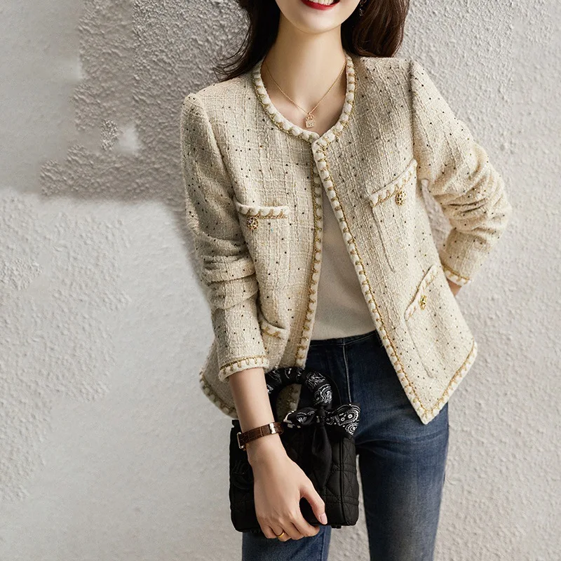 Autumn and winter new coat women's small fragrance ins temperament bright silk short multi-pocket Women clothing sukienka
Autumn and winter new coat women's small fragrance ins temperament bright silk short multi-pocket Women clothing sukienka