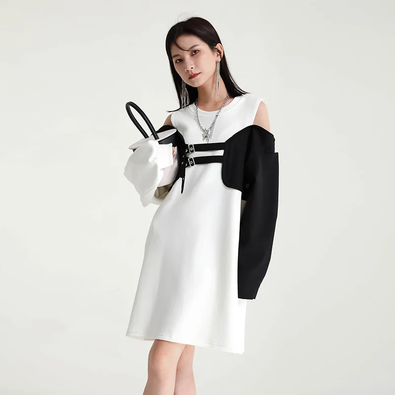 SuperAen 2022 Autumn and Winter Air Layer Contrast Stitching Fashion Off-the-shoulder Loose Sweatshirt Dress
SuperAen 2022 Autumn and Winter Air Layer Contrast Stitching Fashion Off-the-shoulder Loose Sweatshirt Dress