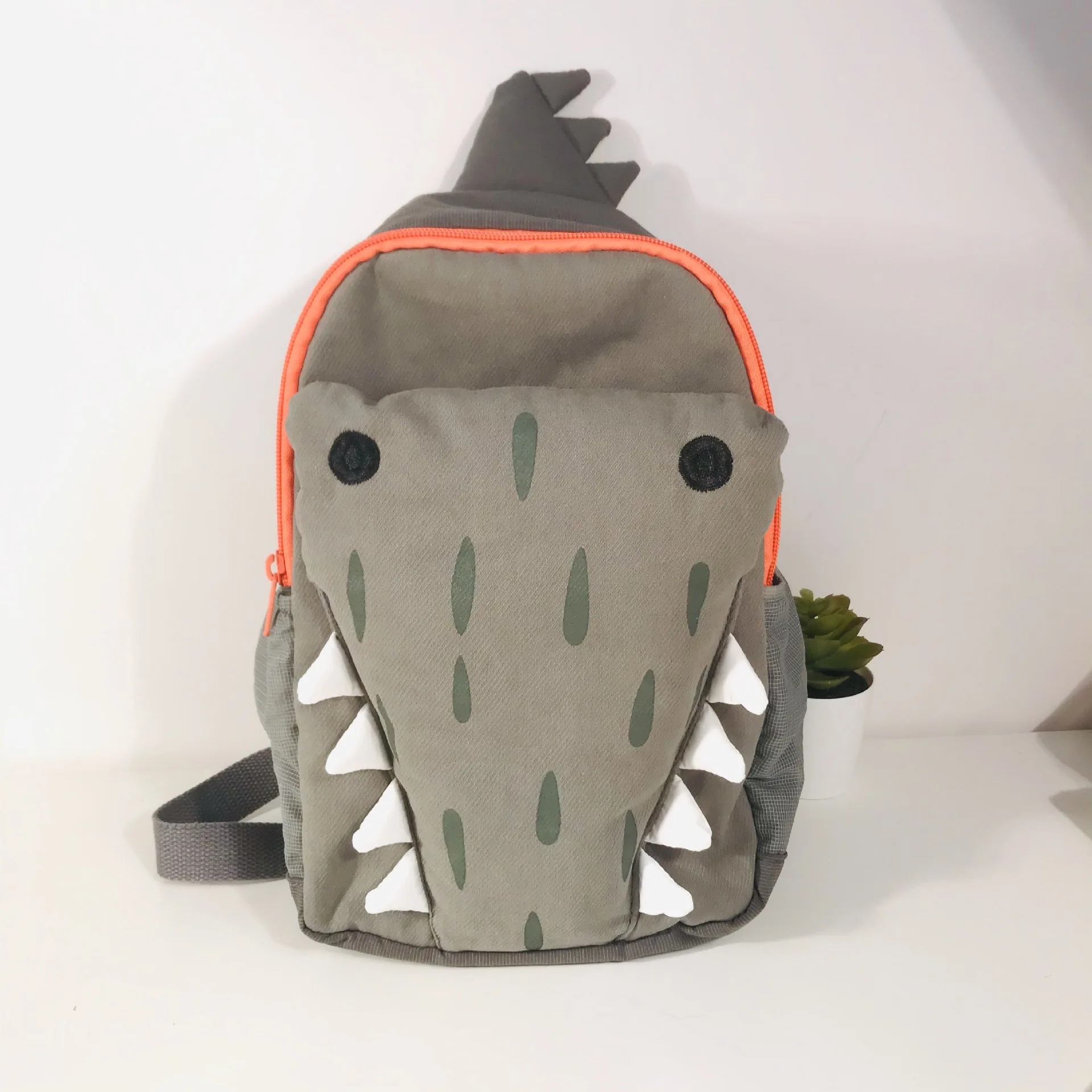 School Bag Boys And Girls of New cute three-dimensional green small crocodile backpack personality student bag Backpack Purse
School Bag Boys And Girls of New cute three-dimensional green small crocodile backpack personality student bag Backpack Purse