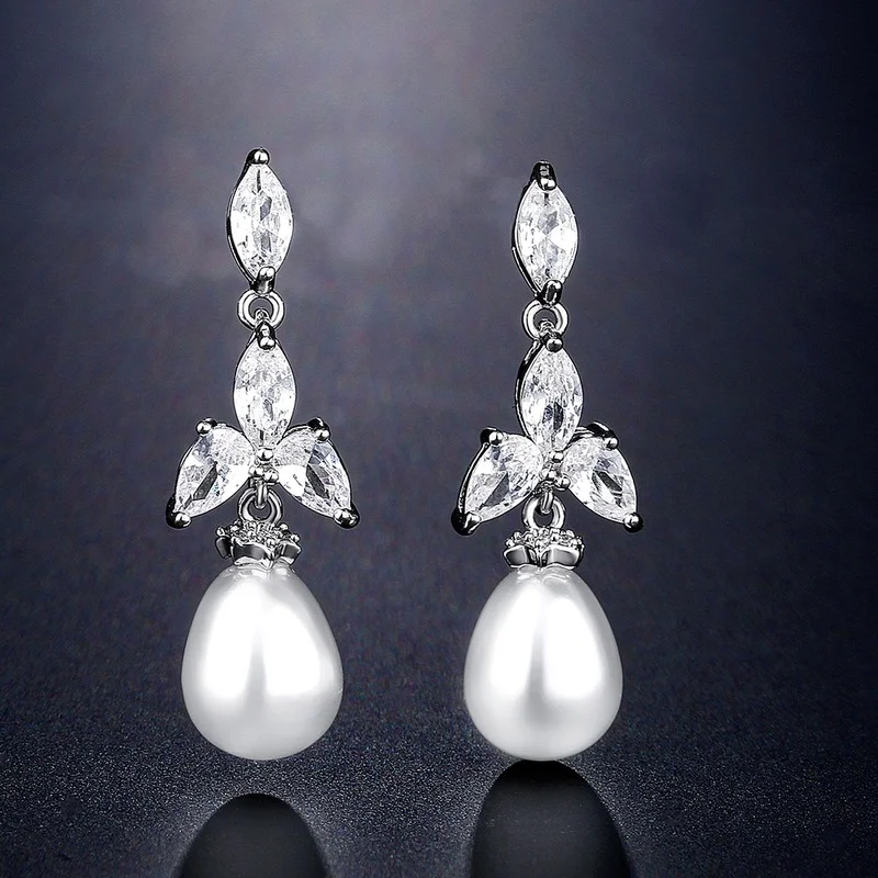 New Hot Fashion Vintage Jewelry for Women White Color Geometric Pearl Zircon Dangle Earrings Wedding Party Accessories
New Hot Fashion Vintage Jewelry for Women White Color Geometric Pearl Zircon Dangle Earrings Wedding Party Accessories