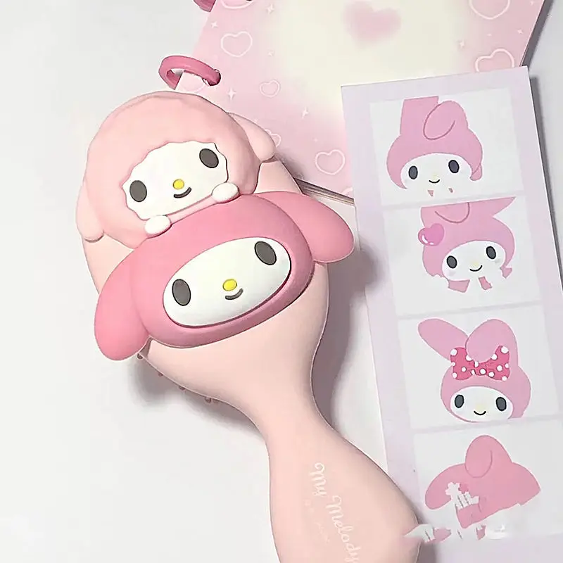 Sanrios My Melody Kuromi портативная Подушка безопасности гребень Cinnamoroll мультяшный милый трехмерный массажный гребень Антистатическая мини-гребень
Sanrios My Melody Kuromi портативная Подушка безопасности гребень Cinnamoroll мультяшный милый трехмерный массажный гребень Антистатическая мини-гребень