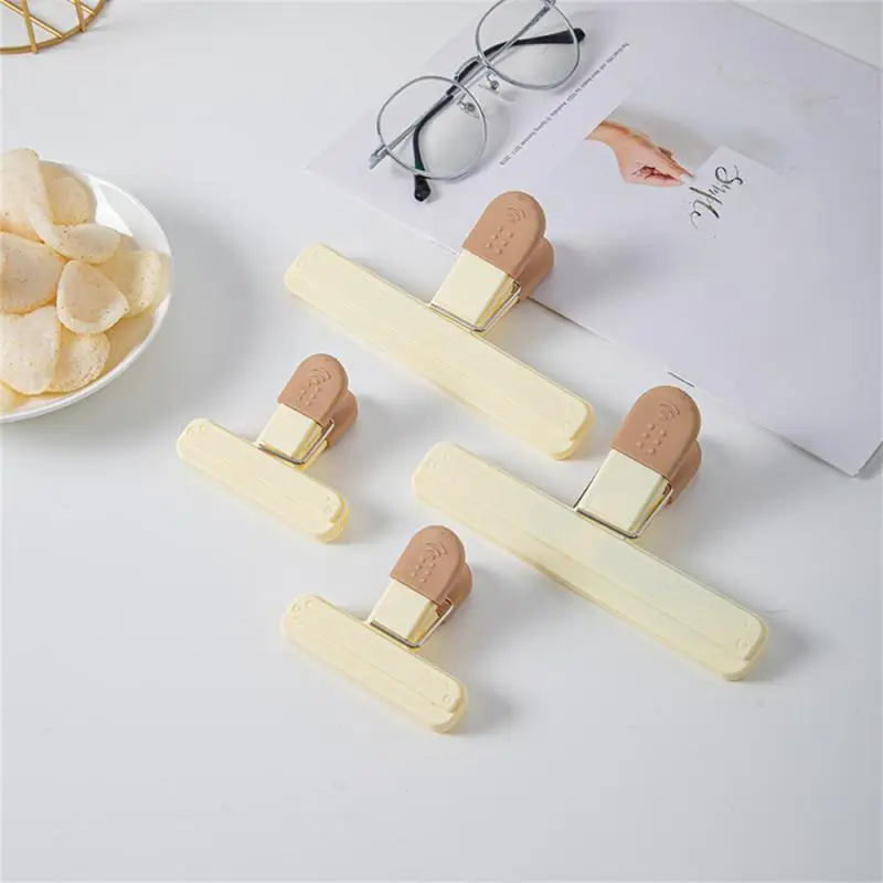 Fresh-keeping Clip Simple Strong Clamping Good Elasticity Clamping Force Metal Return Spring Household Accessories Sealing Clip
Fresh-keeping Clip Simple Strong Clamping Good Elasticity Clamping Force Metal Return Spring Household Accessories Sealing Clip