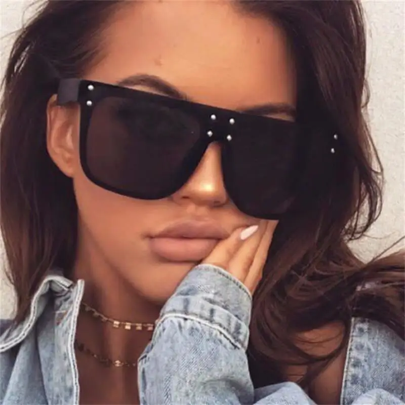 New Flat Top Sun Glasses Oversized Goggles Mens Square Sunglasses Women Fashion Famous Brand Rivet Black Eyewear Gafas de sol
New Flat Top Sun Glasses Oversized Goggles Mens Square Sunglasses Women Fashion Famous Brand Rivet Black Eyewear Gafas de sol