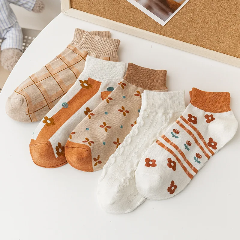 Носки женские с цветочным принтом в японском стиле Харадзюку, хлопковые короткие чулки, кавайные носки до щиколотки для девушек, низкие жаккардовые, весна-лето
Носки женские с цветочным принтом в японском стиле Харадзюку, хлопковые короткие чулки, кавайные носки до щиколотки для девушек, низкие жаккардовые, весна-лето