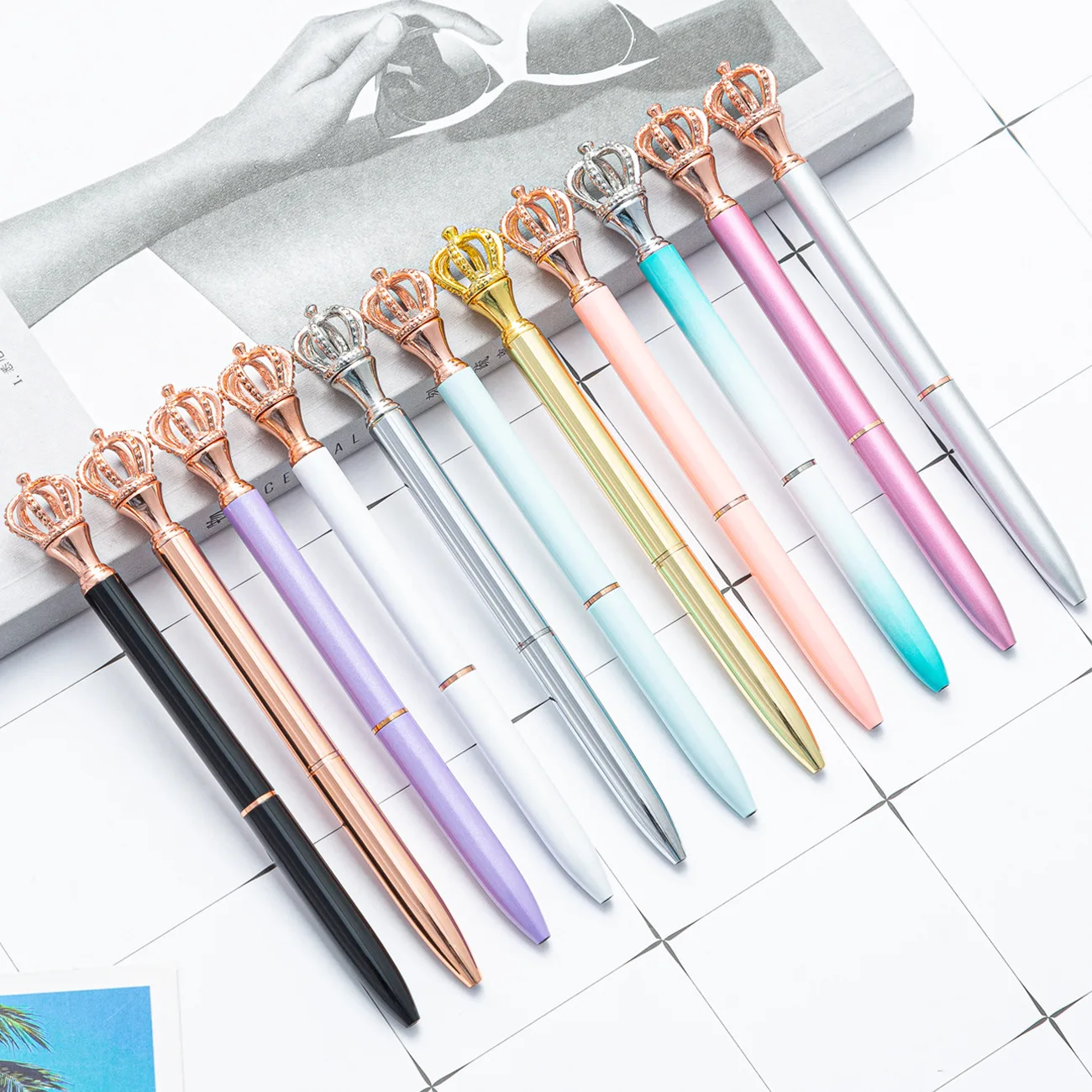 Creative Metal Crown Luxury Ballpoint Pens High-Grade Signature Pen Wafer Cute Pens Free Shipping Writing Supplies
Creative Metal Crown Luxury Ballpoint Pens High-Grade Signature Pen Wafer Cute Pens Free Shipping Writing Supplies
