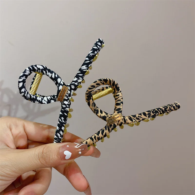 Hair Claw Clip Clamp For Women Girl Camellia Flower Floral Banana Pearl Korean Handmade Fashion Head Accessories Mujer Wholesale
Hair Claw Clip Clamp For Women Girl Camellia Flower Floral Banana Pearl Korean Handmade Fashion Head Accessories Mujer Wholesale