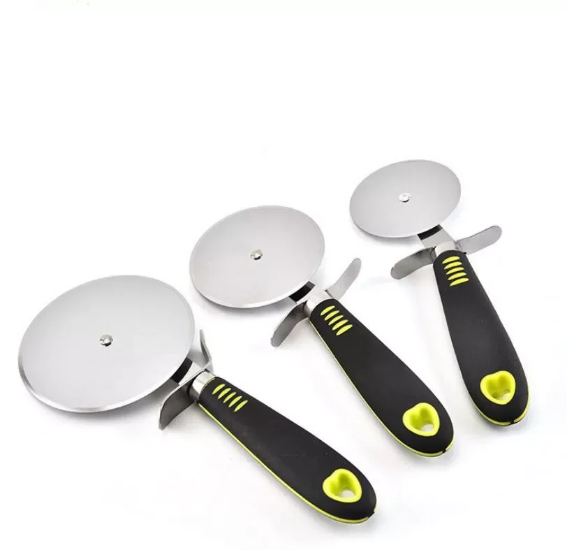 NEW2022 1 Pc Round Pizza Cutter Stainless Steel 3 Sizes Handle Pizza Knife Cutter Pastry Pasta Dough Kitchen Baking Tools High Q
NEW2022 1 Pc Round Pizza Cutter Stainless Steel 3 Sizes Handle Pizza Knife Cutter Pastry Pasta Dough Kitchen Baking Tools High Q