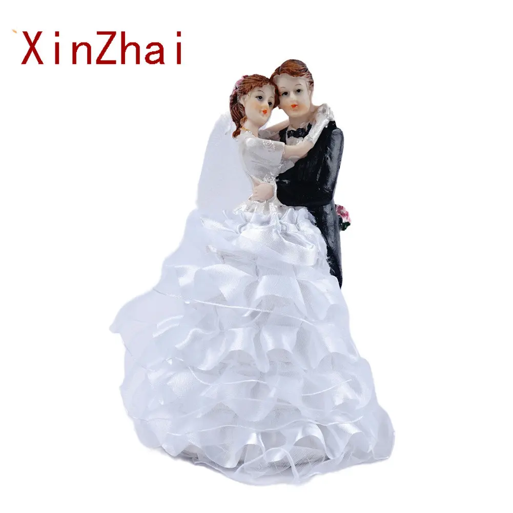 Vilead Resin Couple Doll Figurines with Cloths Romantic Gifts Ornament Europen Party Wedding Decoration Table Home Accessories
Vilead Resin Couple Doll Figurines with Cloths Romantic Gifts Ornament Europen Party Wedding Decoration Table Home Accessories