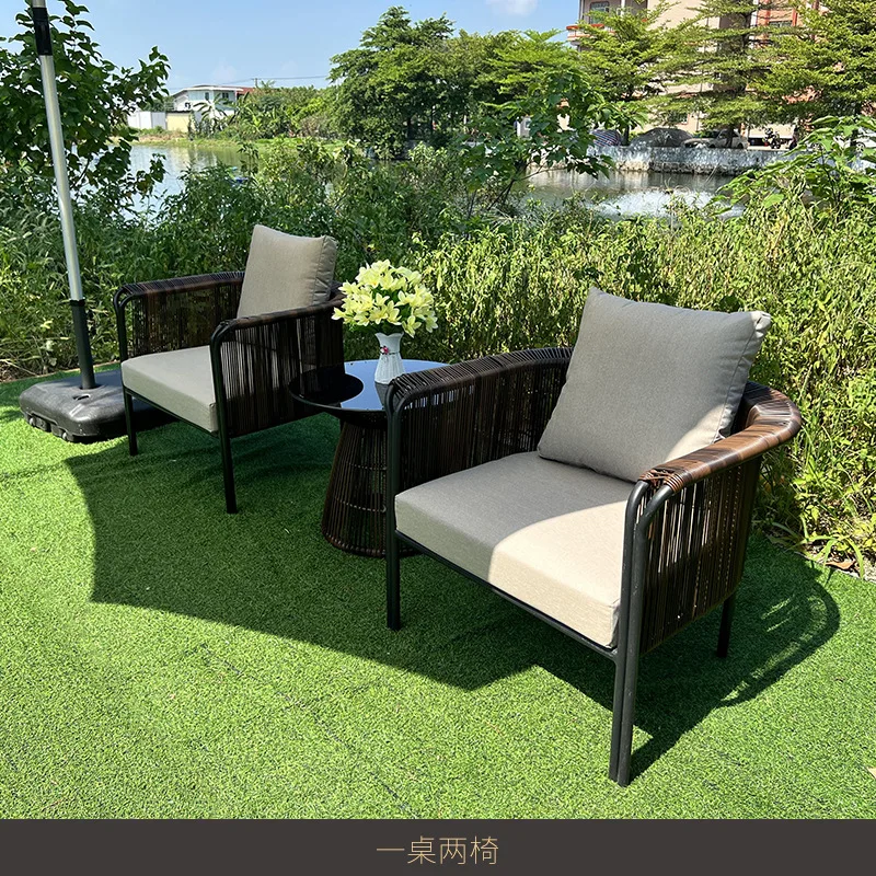 Уличное кресло из ротанга, кофейный столик, мебель для виллы, двора, удобный плетеный стол из ротанга и стул
Уличное кресло из ротанга, кофейный столик, мебель для виллы, двора, удобный плетеный стол из ротанга и стул