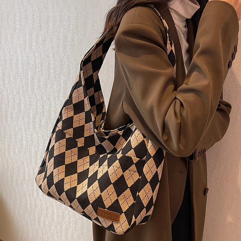 New Canvas Large-Capacity Brand Plaid Print All-Match Western-Style High-Quality Texture Women'S One-Shoulder Tote Bucket Bag
New Canvas Large-Capacity Brand Plaid Print All-Match Western-Style High-Quality Texture Women'S One-Shoulder Tote Bucket Bag
