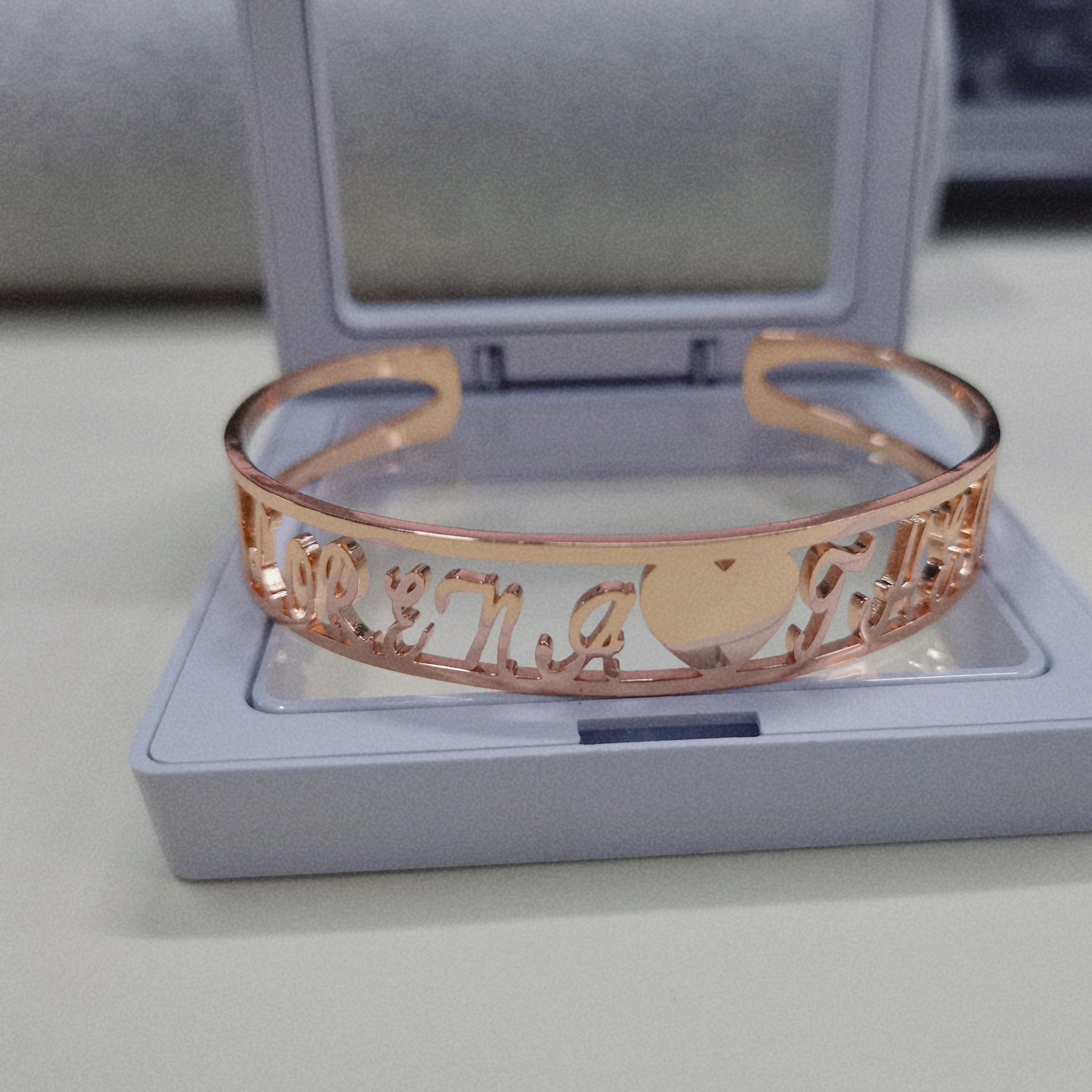 Trendy Stainless Steel Customized Letter Name Bracelet for Women Rose Gold Personalized Custom Bangles Chrismas Jewelry Gift
Trendy Stainless Steel Customized Letter Name Bracelet for Women Rose Gold Personalized Custom Bangles Chrismas Jewelry Gift
