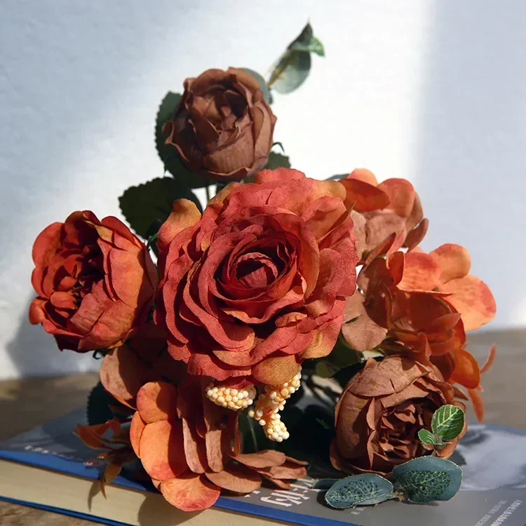 Искусственный букет пионов из шелка
Искусственный букет пионов из шелка