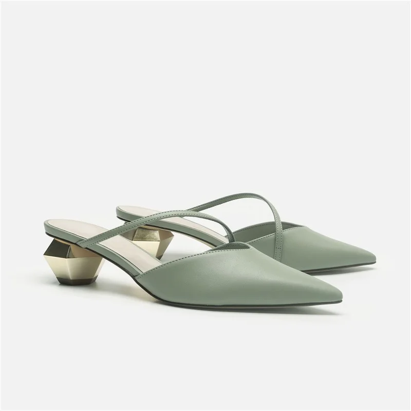 2022 Summer Women Style Pointed High Heels women luxury Woman Slippers Banquet sandals Female Outdoor luxury brand woman shoe
2022 Summer Women Style Pointed High Heels women luxury Woman Slippers Banquet sandals Female Outdoor luxury brand woman shoe