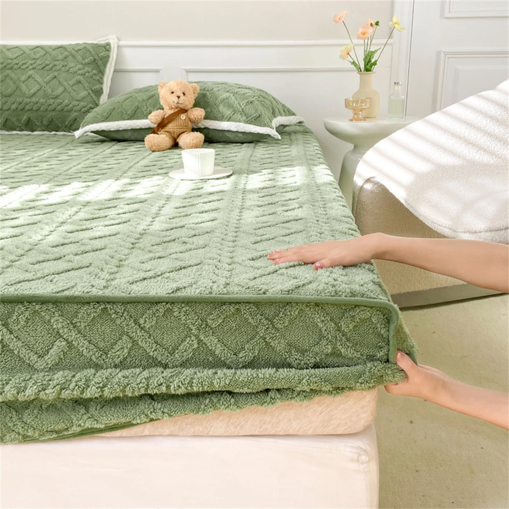 Quilted Mattress Cover Winter Warm Bed Cover Taff Velvet Fleece Bed Linen Plush Thicken Fitted Bed Sheet Queen King Size Decor
Quilted Mattress Cover Winter Warm Bed Cover Taff Velvet Fleece Bed Linen Plush Thicken Fitted Bed Sheet Queen King Size Decor