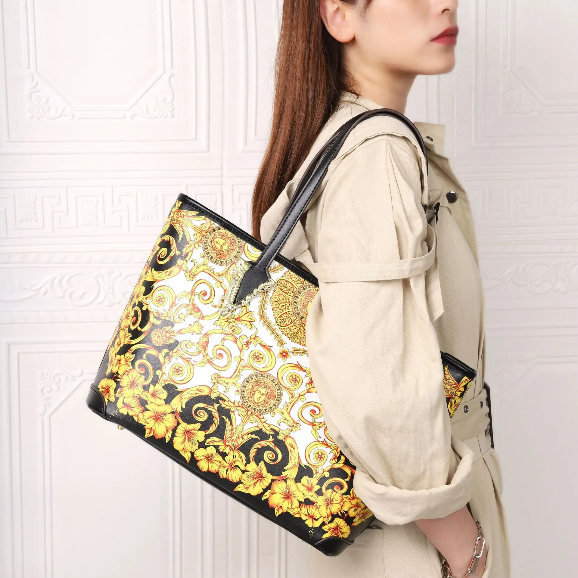 2022 New High Quality Shoulder Women's Bag Fashion Texture Printing Tote Bag Large Capacity Women Printing Bags Cc Gg Sac A Main
2022 New High Quality Shoulder Women's Bag Fashion Texture Printing Tote Bag Large Capacity Women Printing Bags Cc Gg Sac A Main