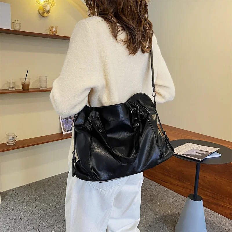 Big Black Shoulder Bags for Women Large Hobo Shopper Bag Solid Color Quality Soft Leather Crossbody Handbag Lady Travel Tote Bag
Big Black Shoulder Bags for Women Large Hobo Shopper Bag Solid Color Quality Soft Leather Crossbody Handbag Lady Travel Tote Bag