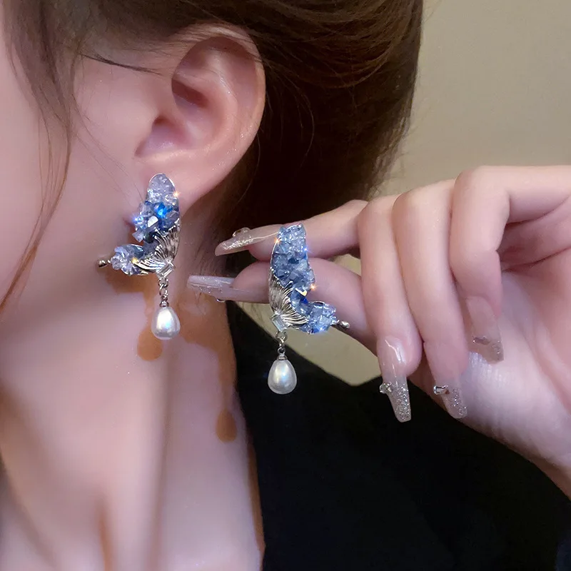 Luxury Butterfly Wings Pearl Earrings for Female Exquisite Crystal Drop Earrings Temperament Ear Accessories
Luxury Butterfly Wings Pearl Earrings for Female Exquisite Crystal Drop Earrings Temperament Ear Accessories