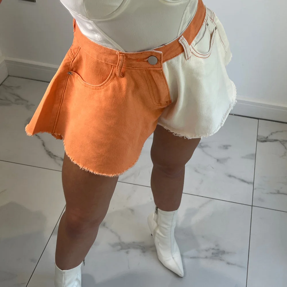 Fashion Sexy High Waist Ladies Denim Shorts Summer New Women's Ripped Hem Flare Wide Leg Streetwear Shorts Jeans
Fashion Sexy High Waist Ladies Denim Shorts Summer New Women's Ripped Hem Flare Wide Leg Streetwear Shorts Jeans