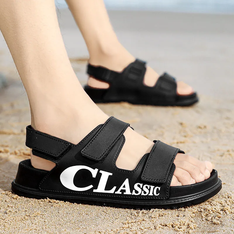 2022 Men Casual Black Beach Flat Sandals Summer Mens Designer Classic Fashion Chunky Outdoor Shoes Comfortable Sandalias Hombre
2022 Men Casual Black Beach Flat Sandals Summer Mens Designer Classic Fashion Chunky Outdoor Shoes Comfortable Sandalias Hombre